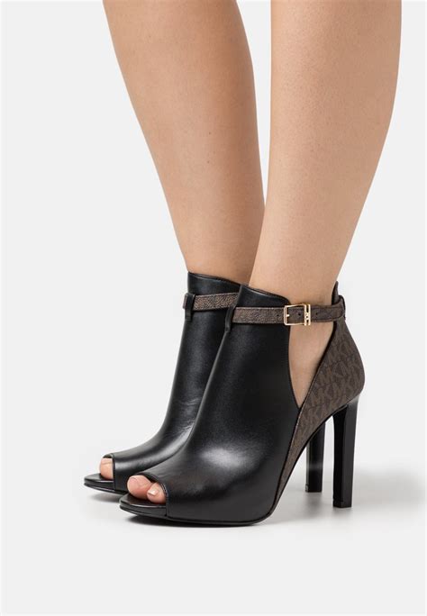 michael kors shoes winter2019 2018|michael kors heeled boots.